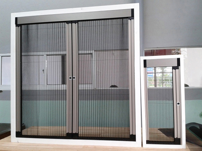 cửa chống muỗi dạng xếp
