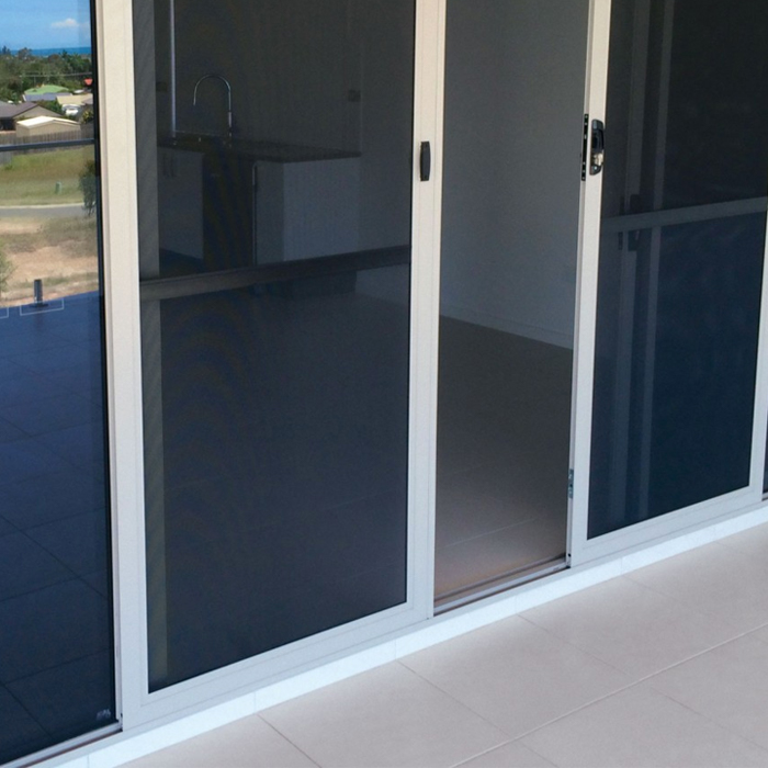 Cửa lùa lưới chống muỗi màu trắng