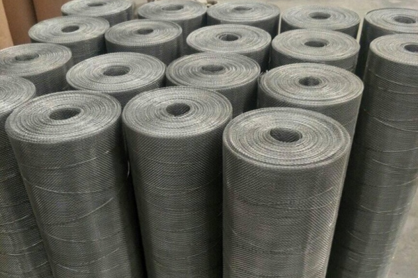 Lưới inox 304 lắp đặt ở nhiều vị trí khác nhau, phù hợp nhiều kiến trúc khác nhau